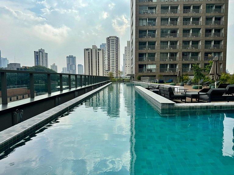 ANYSTAY Signature Loft • Piscina & Varanda
